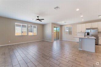 Building Photo - 4540 Anspach St