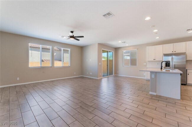 Building Photo - 4540 Anspach St