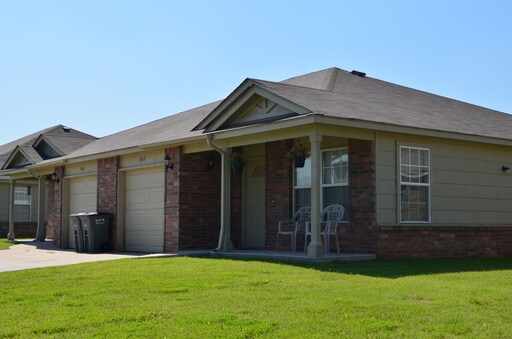 Building Photo - 3409 E Emmitsburg Pl