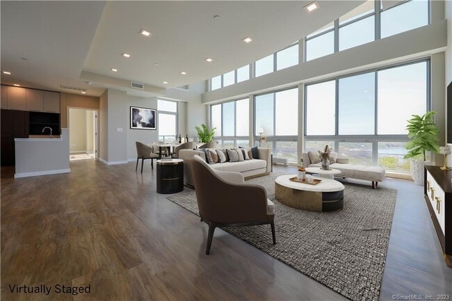 Building Photo - 850 Pacific St