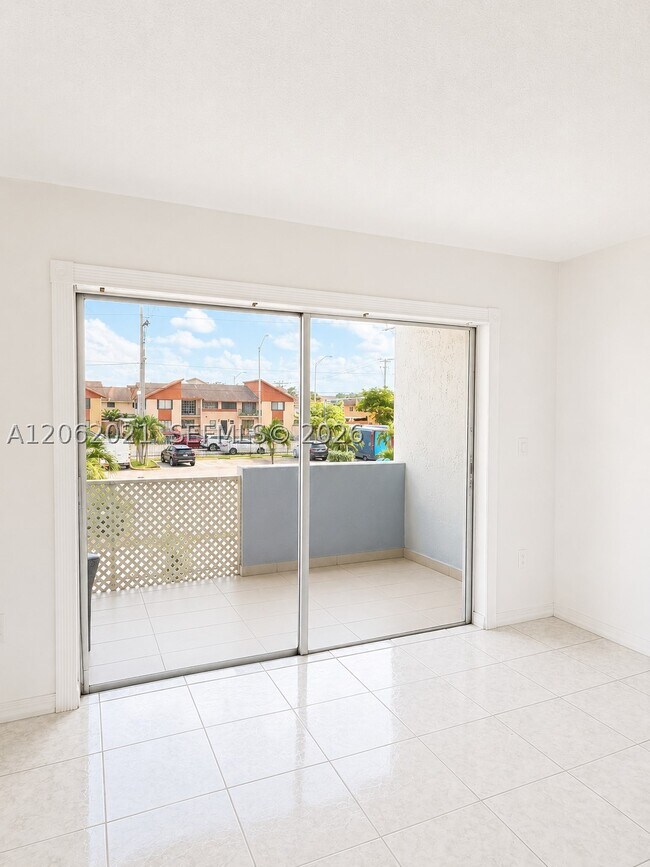 Foto del edificio - 6095 W 18th Ave