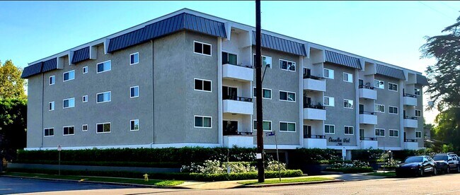 Foto del edificio - 14340 Chandler Blvd