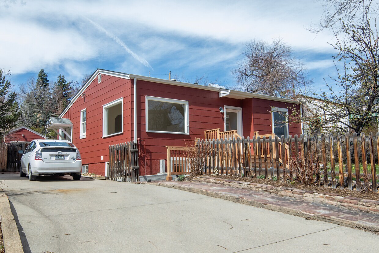 Primary Photo - 2447 20th St
