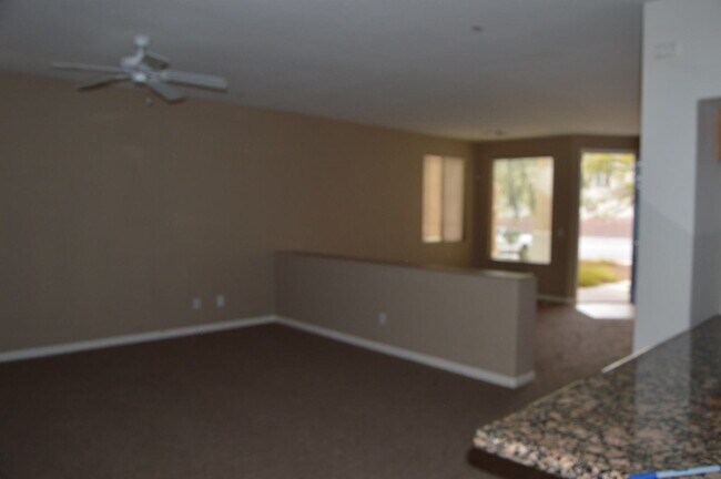 Foto del edificio - NW 4 BEDROOM HOME