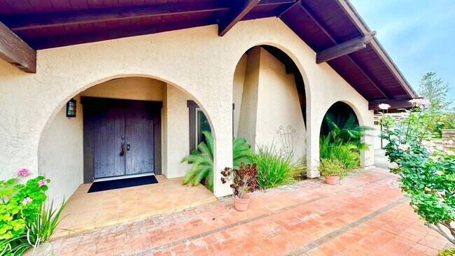 Foto del edificio - Lovely Single Story Home, Beautiful Neighb...