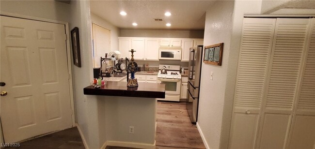 Foto del edificio - 5040 S Rainbow Blvd