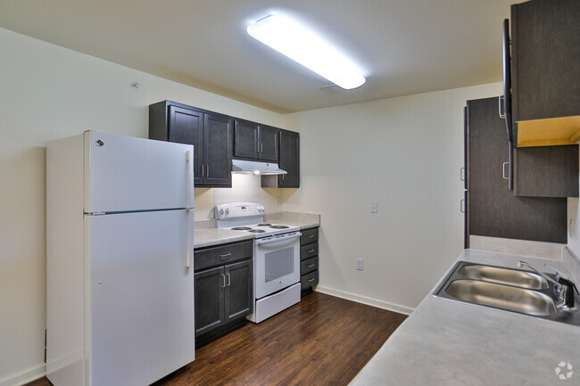 2BR, 1BA - The Reserve