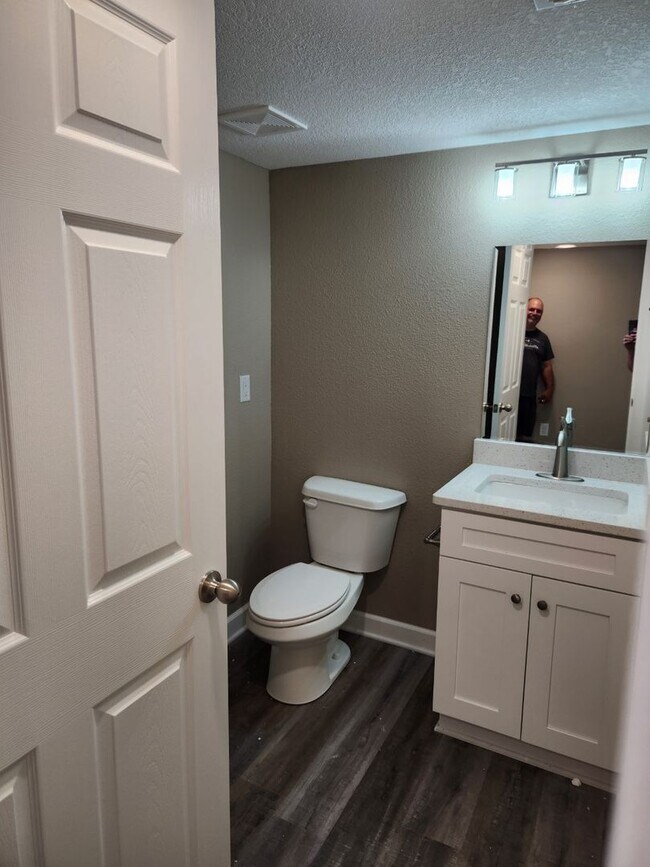 Foto del edificio - 1213 Pebblecreek Dr