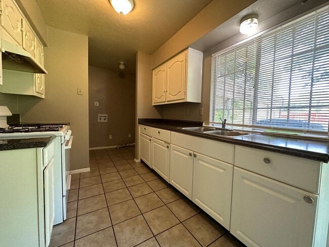 Building Photo - 7445 Hillstar Cir