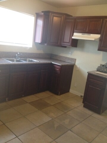 Foto del edificio - 530 W 59th Pl