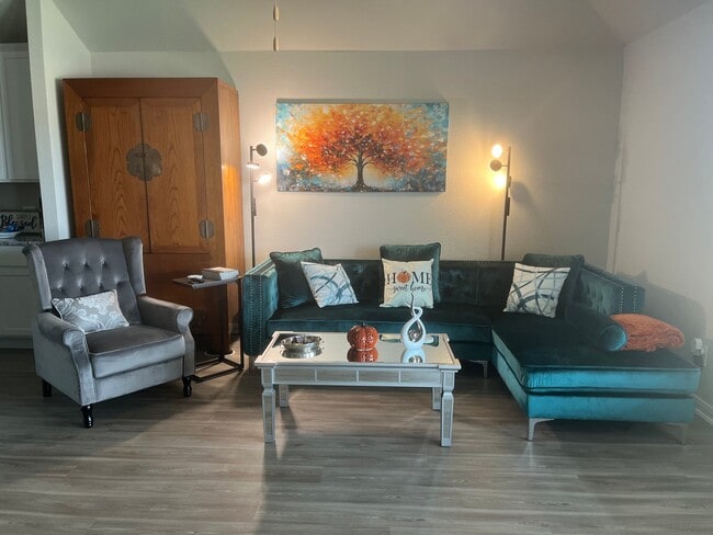 Foto del edificio - 805 Stonemanor Bay
