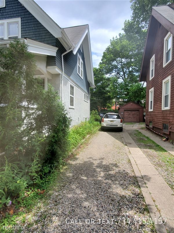 Photo - 1111 White St House