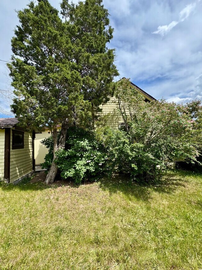 Foto del edificio - Cozy butte house available now