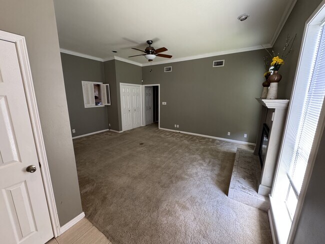 Foto del edificio - 504 Independence Dr