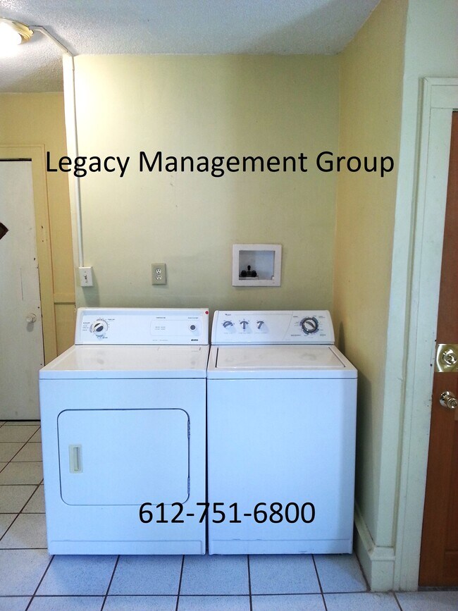Foto del edificio - 2207 Aldrich Ave N