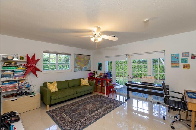 Foto del edificio - 7451 SW 133rd St