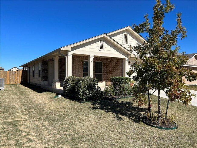 Building Photo - 102 Lillian Dr