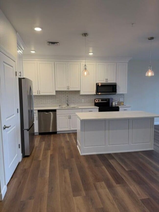 Interior Photo - War Eagle Apartments