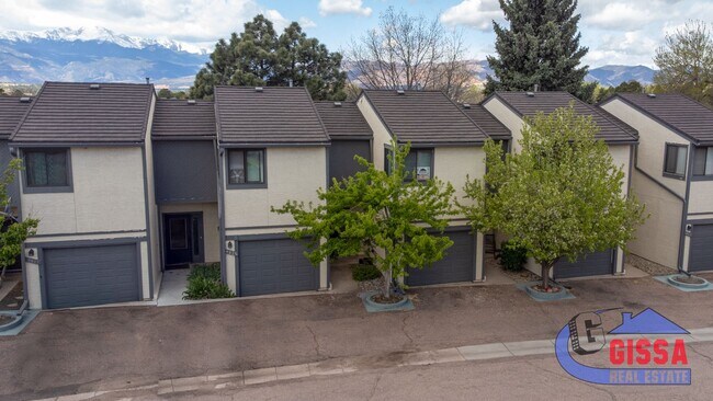 Photo - Cute townhome with 2 bedrooms - 1 1/2 bath...