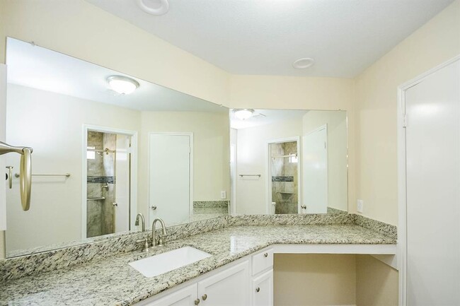Building Photo - 6331 Gladewell Dr