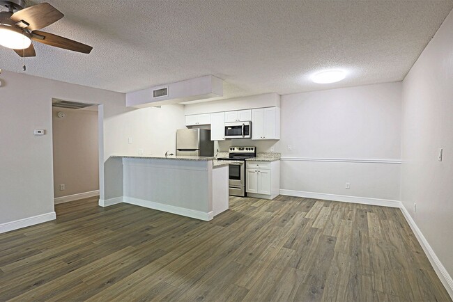 Building Photo - Mystic Gardens 5305-515