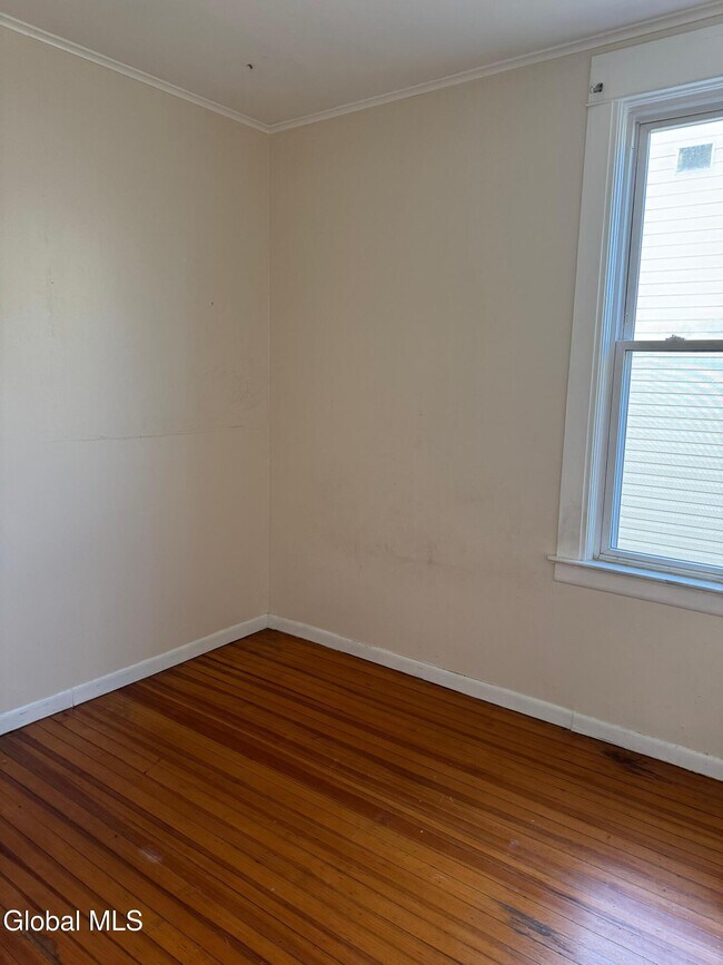 Building Photo - 535 Hamilton St