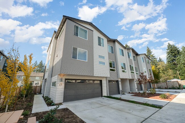 Building Photo - 13628 Manor Way