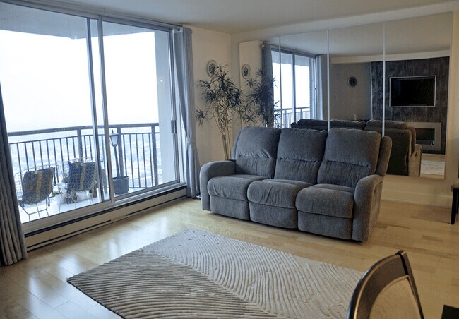 Sala de estar - 6007 N Sheridan Rd