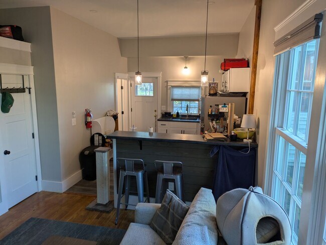 Foto del edificio - Recently Remodeled 1 Bedroom in Desirable ...