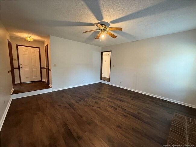 Foto del edificio - 6814 Foxton Ct