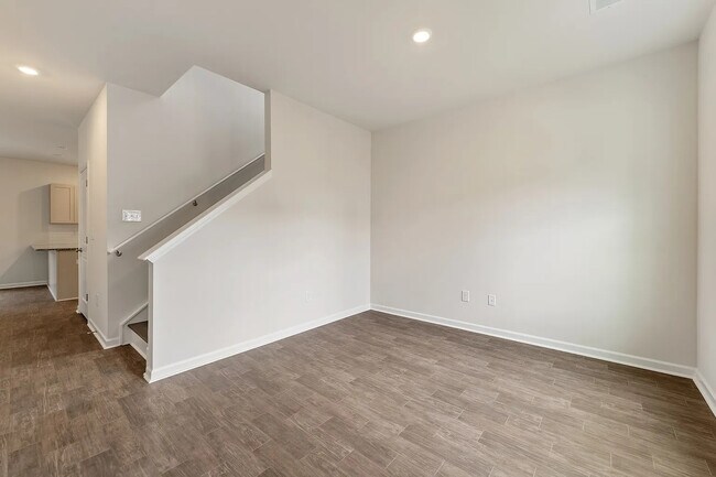 Foto del edificio - 12115 Lansbury Dr