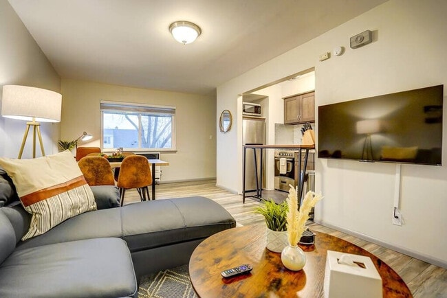 Foto del edificio - 645 S 94th Pl