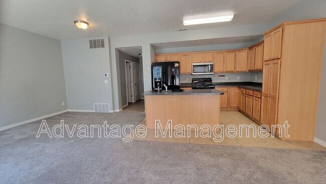 Building Photo - 251 Sunshine Dr