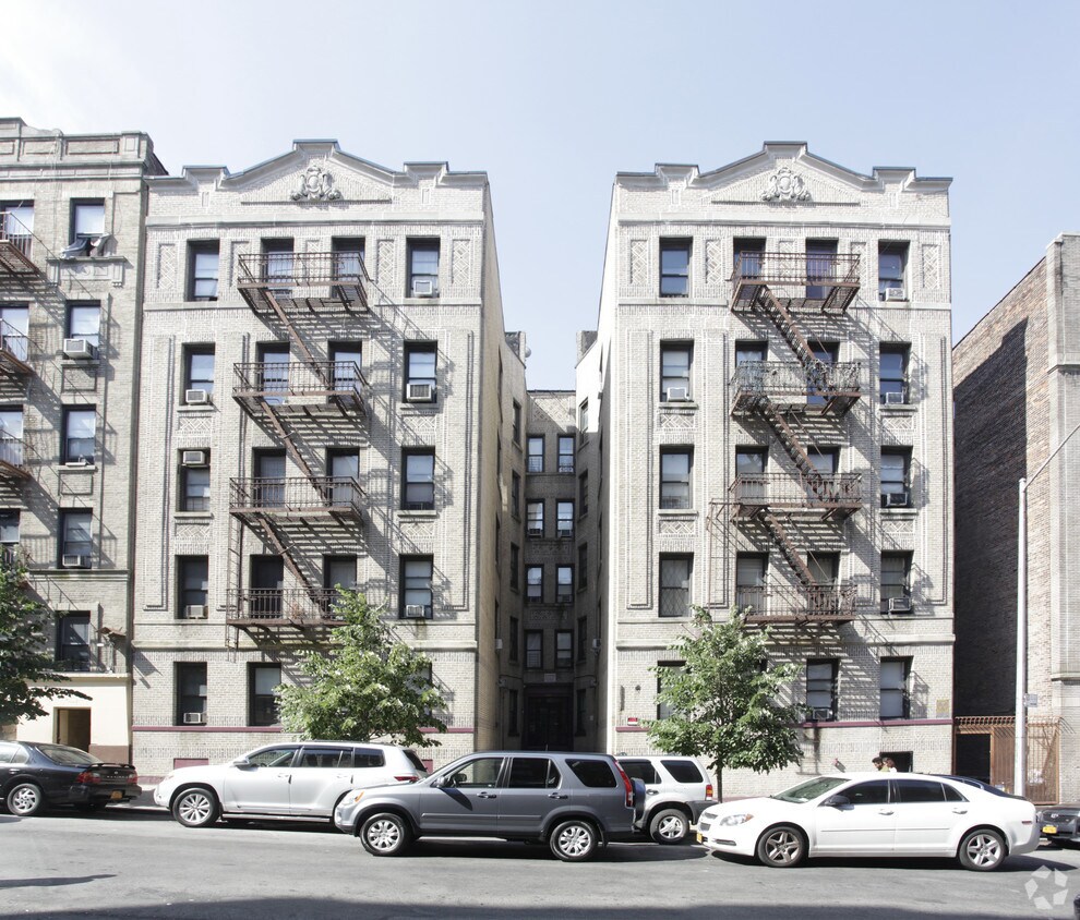 Building Photo - 569 W 192nd St