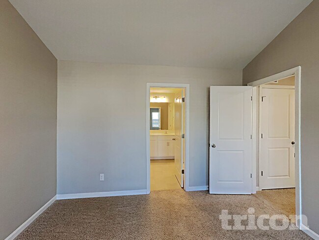 Foto del edificio - 2653 Mcintosh St