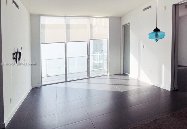 Foto del edificio - 720 NE 62nd St