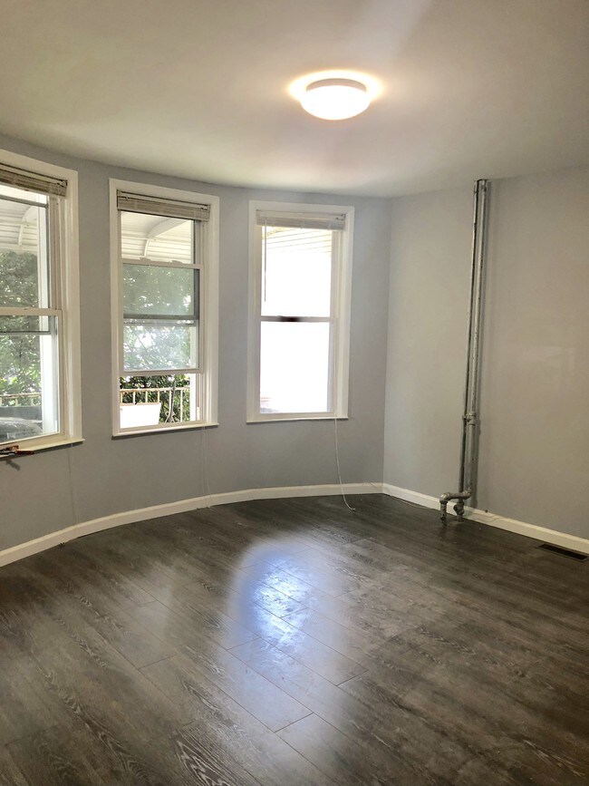 Foto del edificio - 865 Kinsella St