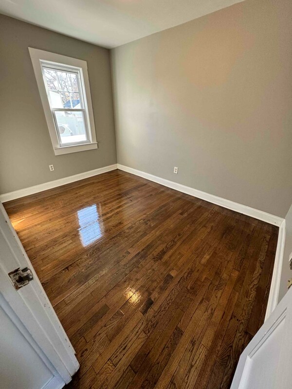 Foto del edificio - 331 Winfield Terrace