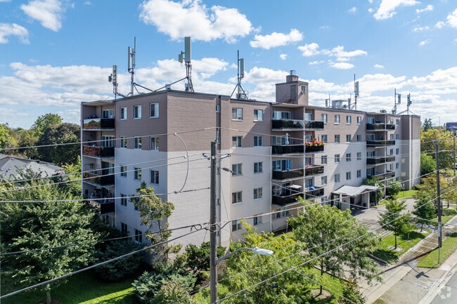 Appartements du 3905 rue Bathurst - 3905 Bathurst St