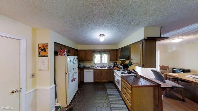 Building Photo - 3 br, 1.5 bath Duplex - 714 Virginia Ave