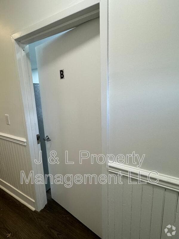 Building Photo - 1602 Cypress St