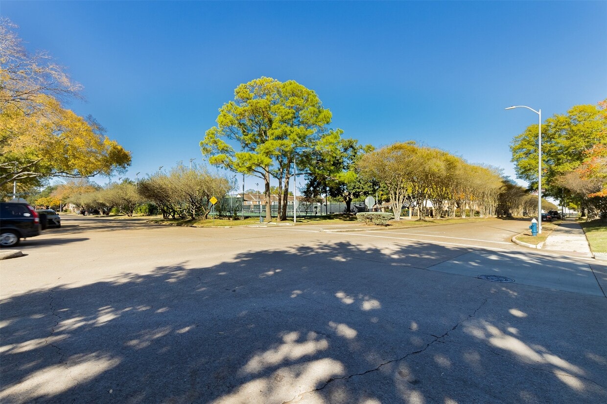 Foto principal - 14357 Misty Meadow Ln