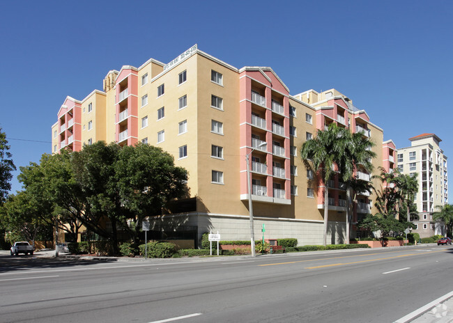 Building Photo - Douglas Cove