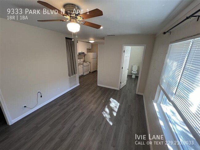 Foto del edificio - 1 Bed in Seminole With Bonus Room and Porch!