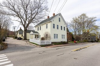 Building Photo - 19 Blossom St
