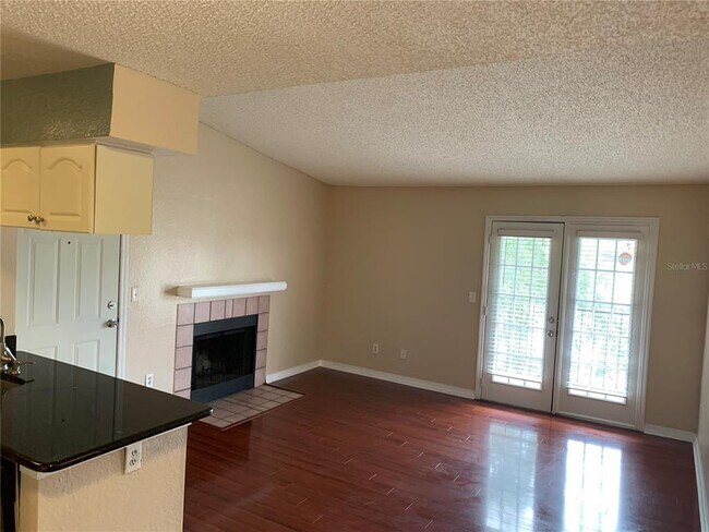 Building Photo - 2550 N Alafaya Trail