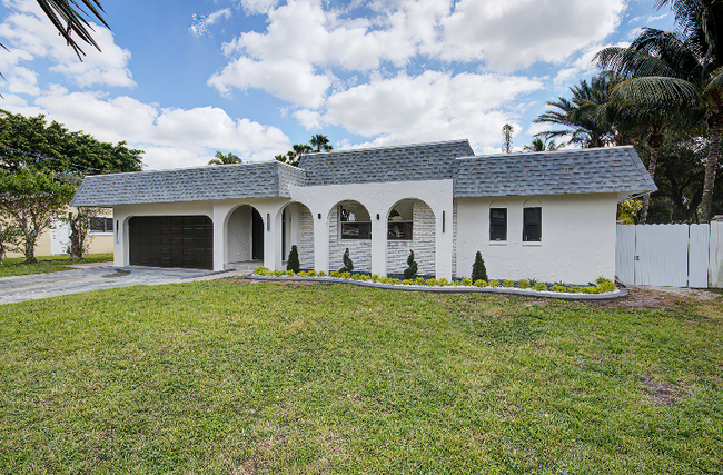 Building Photo - 2420 SW 44th Terrace