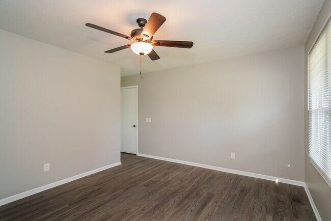 Foto del edificio - 5219 Heathwood Dr