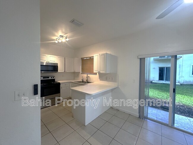 Foto del edificio - 2731 NE 3rd Dr