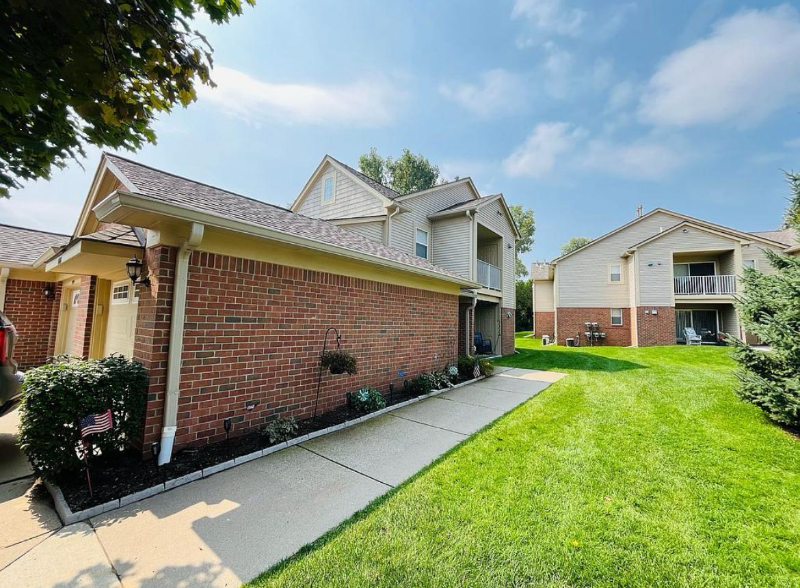 Foto principal - 55163 Westchester Dr